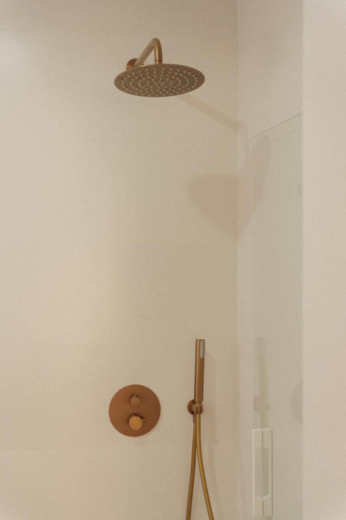 סביליה Luca Oliva Homes Riverside Studio מראה חיצוני תמונה
