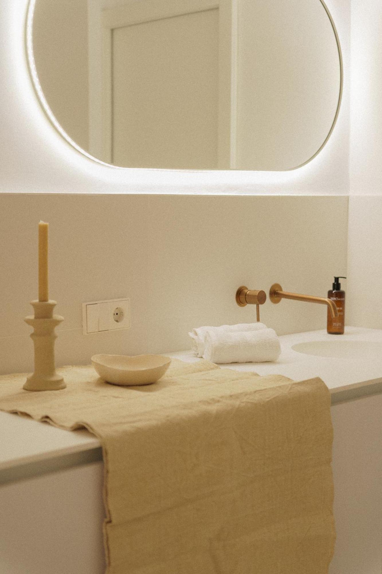 סביליה Luca Oliva Homes Riverside Studio מראה חיצוני תמונה
